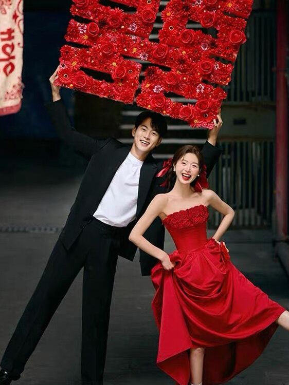 2025 New Red Bridesmaid Street - đánh giá và giá Photography Outfit